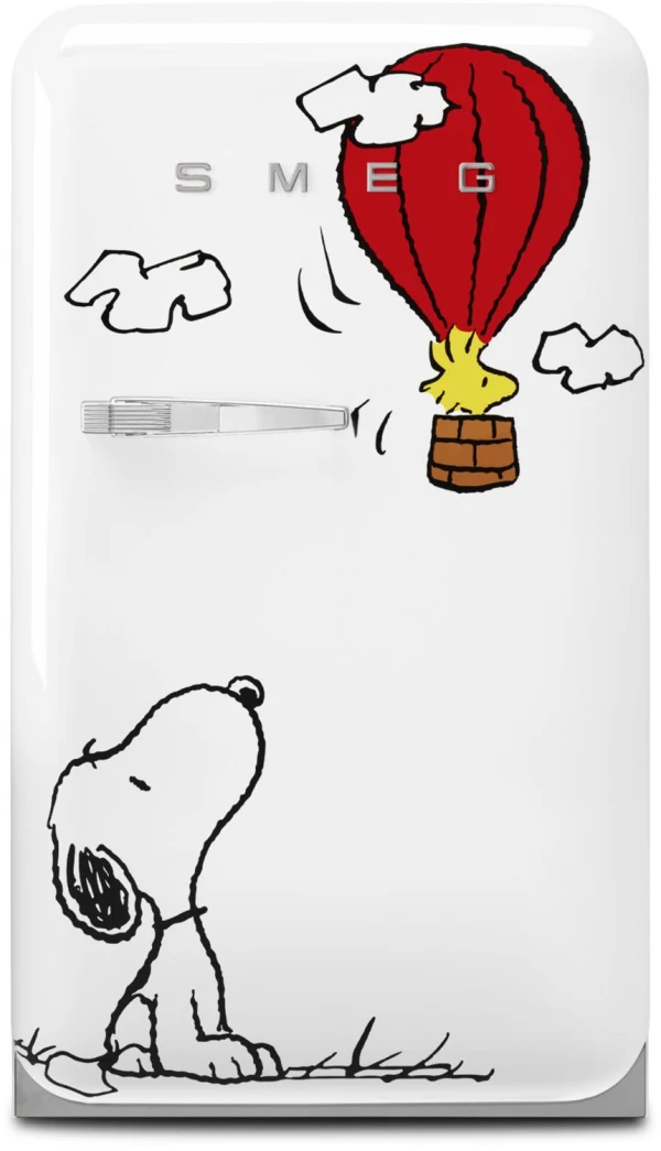 SMEG FAB10RDSN5 Standkühlschrank Snoopy mit Gefrierfach, 105 Liter Kühlen / 17 Liter Gefrieren, 97 cm